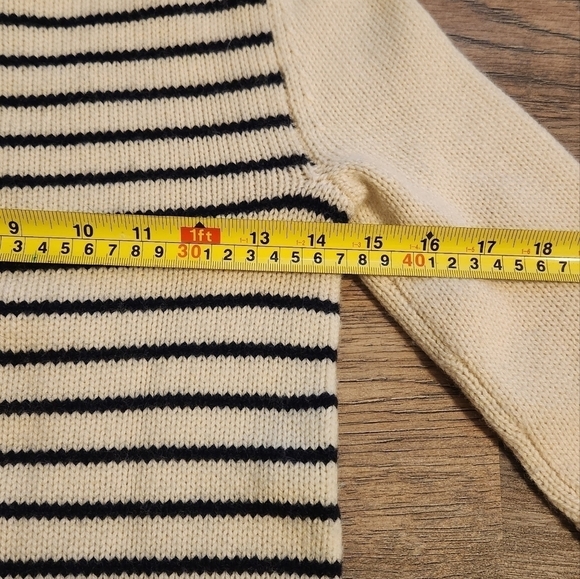 DEREK Lam Sweater - Picture 9 of 9